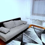 Arbeiter- Und Gruppenwohnung Mit Parkplatz, Kueche, Wlan, 1-5 Personen - Schwaebisch Hall Apartmán *