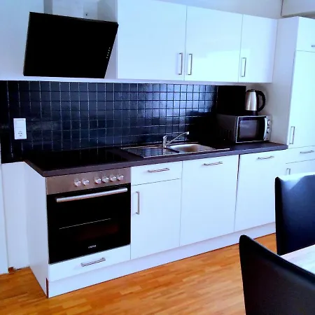 Mit Parkplatz Und Kueche Fuer 1 Bis 5 Personen