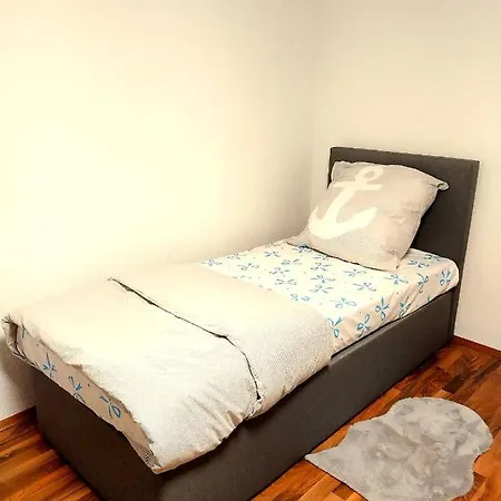 Lejlighed Arbeiter- Und Gruppenwohnung Mit Parkplatz, Kueche, Wlan, 1-5 Personen - Schwaebisch Hall