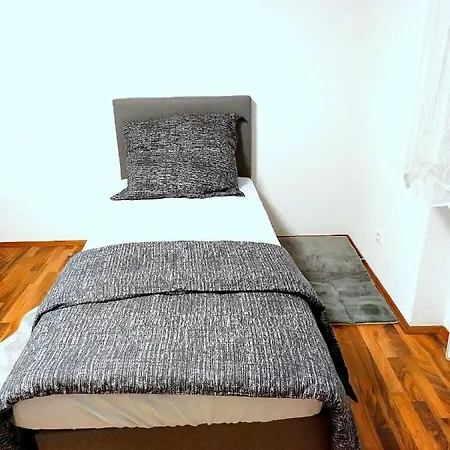 شقة Mit Parkplatz Und Kueche Fuer 1 Bis 5 Personen Michelbach an Der Bilz