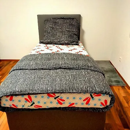 شقة Mit Parkplatz Und Kueche Fuer 1 Bis 5 Personen