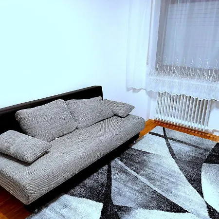 Mit Parkplatz Und Kueche Fuer 1 Bis 5 Personen شقة *