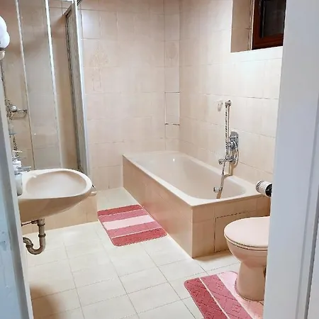 Arbeiter- Und Gruppenwohnung Mit Parkplatz, Kueche, Wlan, 1-5 Personen - Schwaebisch Hall